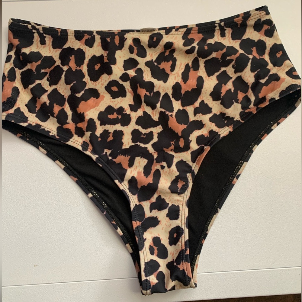 Cheetah print bathing suit bottoms (size Medium) high waisted